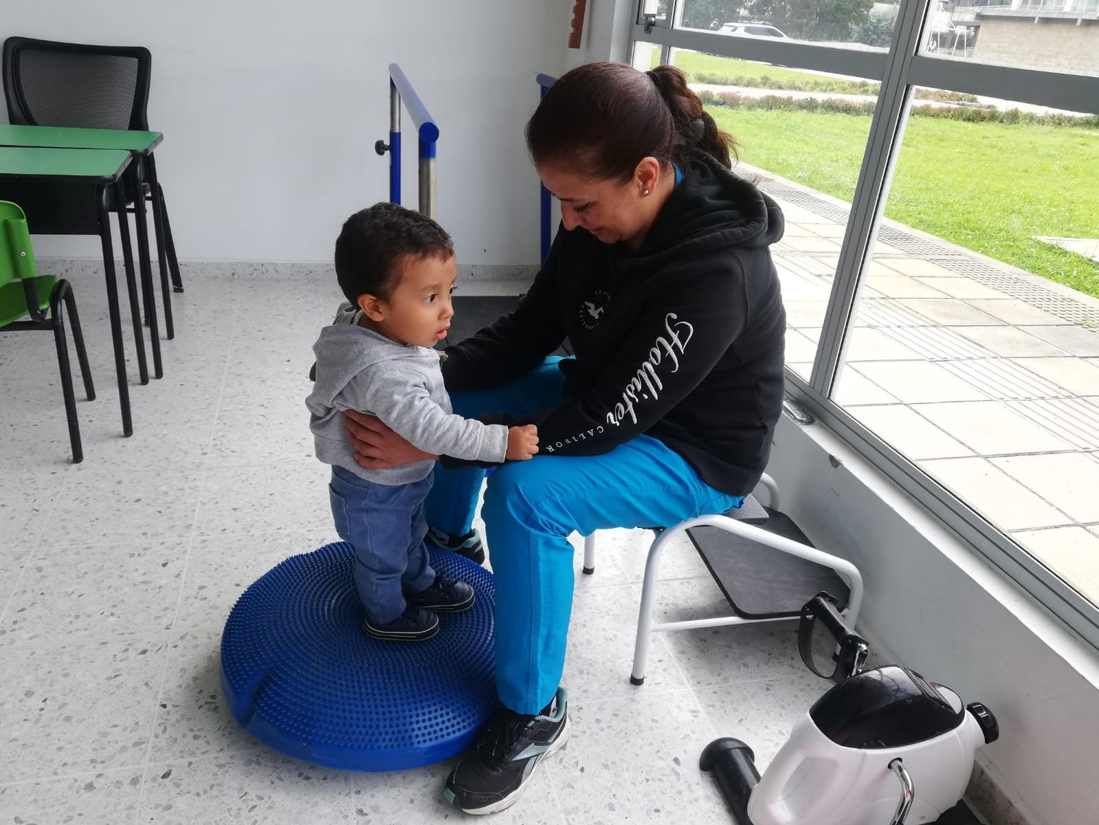 Sesión de terapia con usuario de la Fundación CREINSER